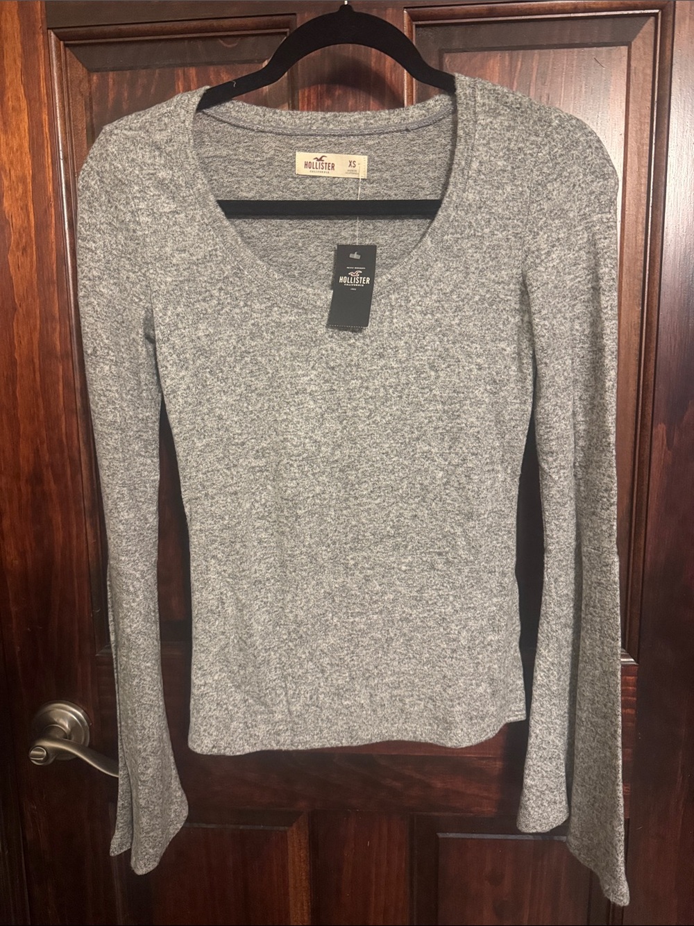Hollister Heather Gray Long Sleeve Scoop Neck Top